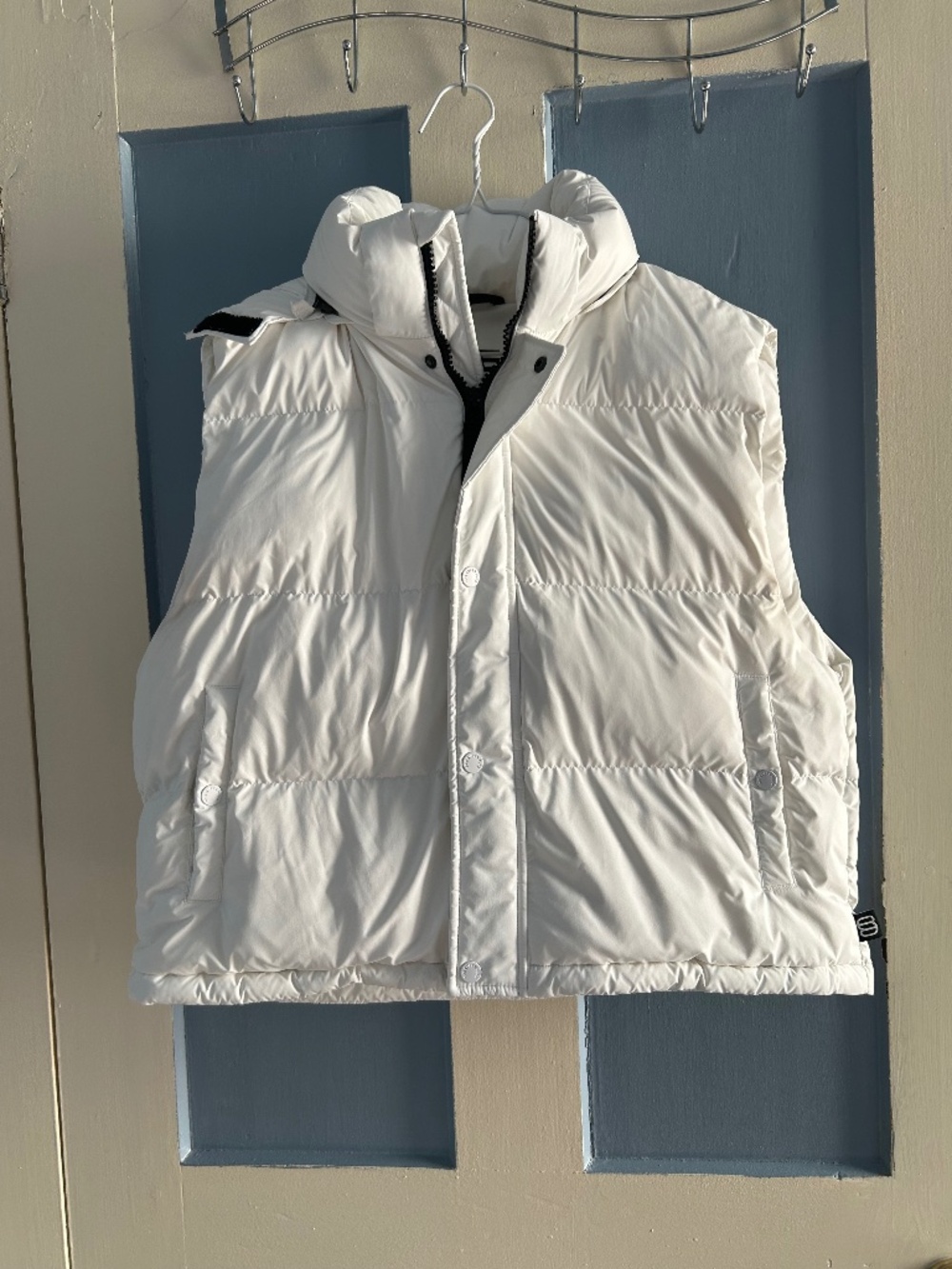 Aritzia Super Puff Shorty Vest